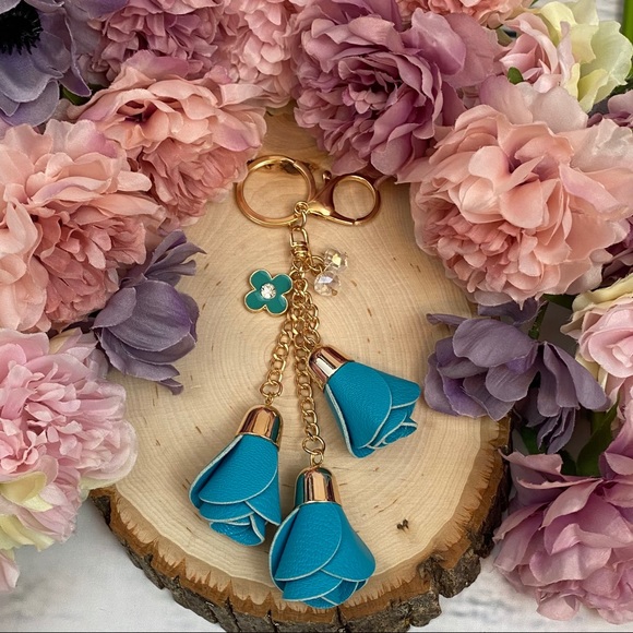 Blue Triple Rose Charm with Beads Keychain - Picture 7 of 14